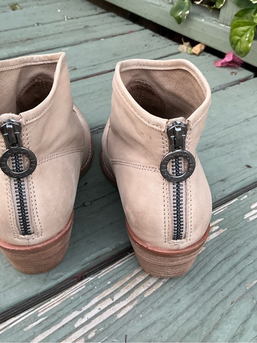 Sofft Alluring Western Inspired Aisley Beige Italian Soft Leather Ankle Booties - Picture 8 of 9